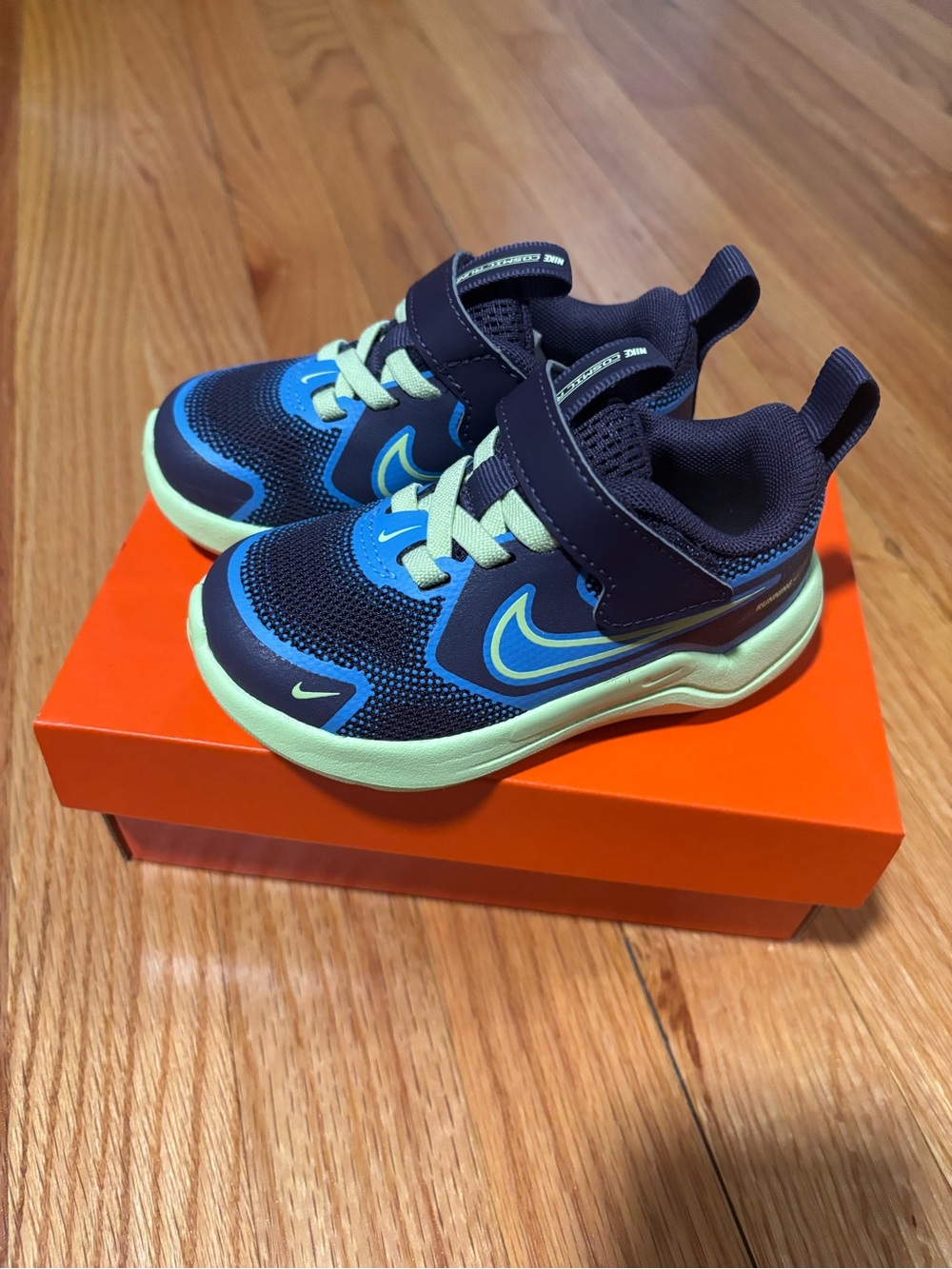 Nike Cosmic Runner Toddler Sneaker